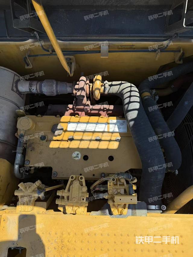 发动机整体俯视(整机外观) 发动机整体俯视(整机外观)