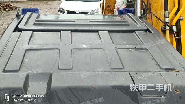 驾驶室顶部（整机外观）