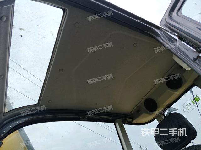 顶棚整体(驾驶室部分) 顶棚整体(驾驶室部分)