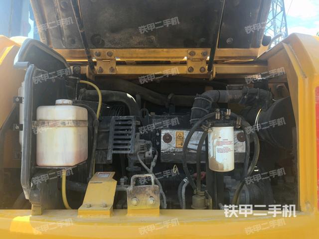 发动机室(上车部件) 发动机室(上车部件)