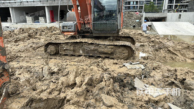 单侧履带整体（整机外观）