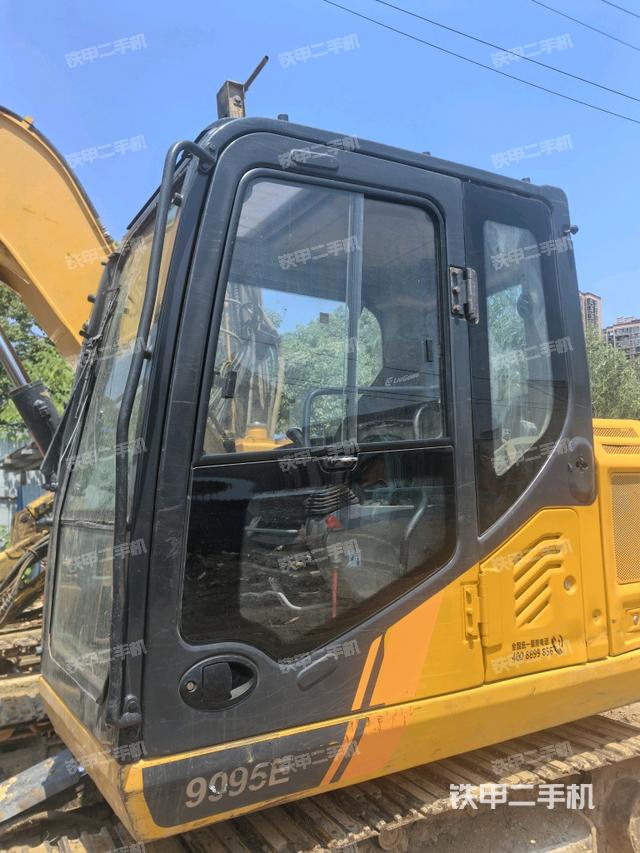 驾驶室正侧(驾驶室部分)  驾驶室正侧(驾驶室部分)