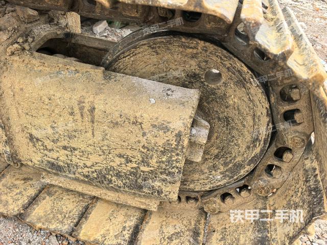 左驱动轮(行走机构) 左驱动轮(行走机构)