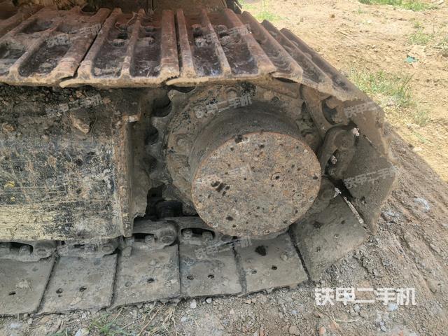 左导向轮(行走机构) 左导向轮(行走机构)