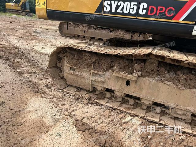 左驱动轮(行走机构) 左驱动轮(行走机构)