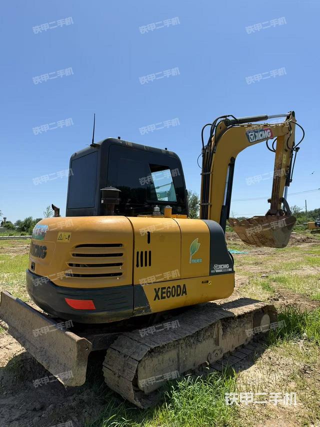 整机右后45°(整机外观) 整机右后45°(整机外观)