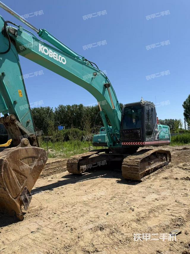 神鋼SK260挖掘機