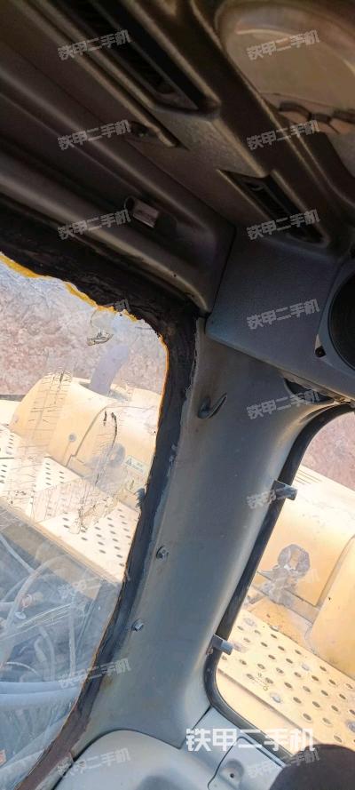 右侧玻璃角标（驾驶室部分）