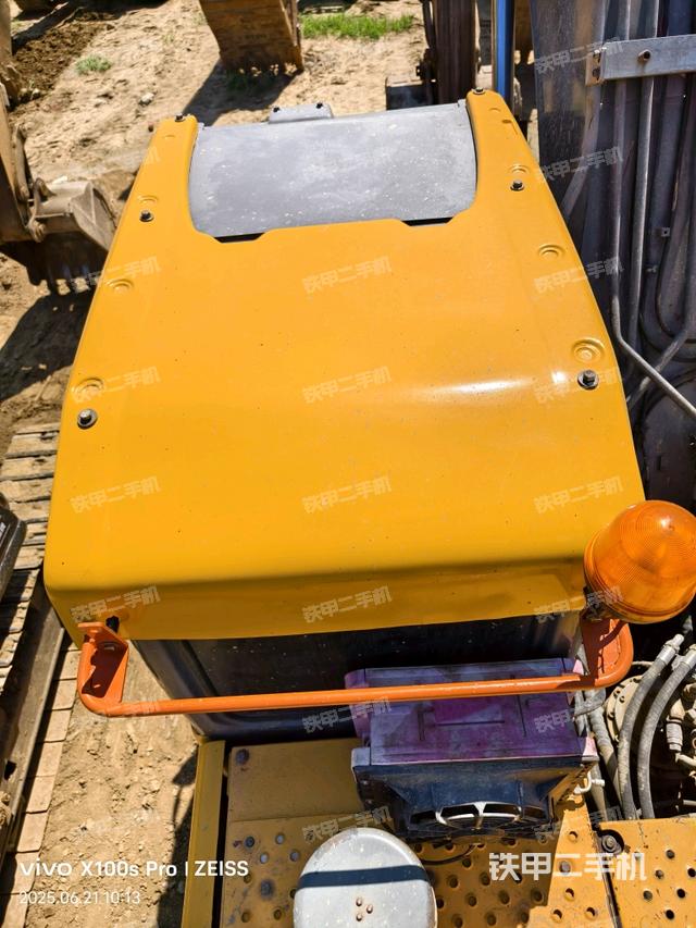 驾驶室顶部（整机外观）