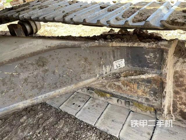 单侧履带整体(整机外观) 单侧履带整体(整机外观)