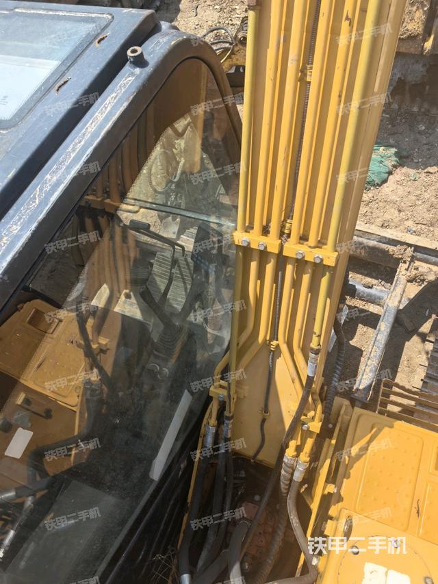 大臂背部俯视(工作和回转装置) 大臂背部俯视(工作和回转装置)