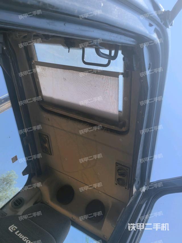 顶棚整体(驾驶室部分) 顶棚整体(驾驶室部分)