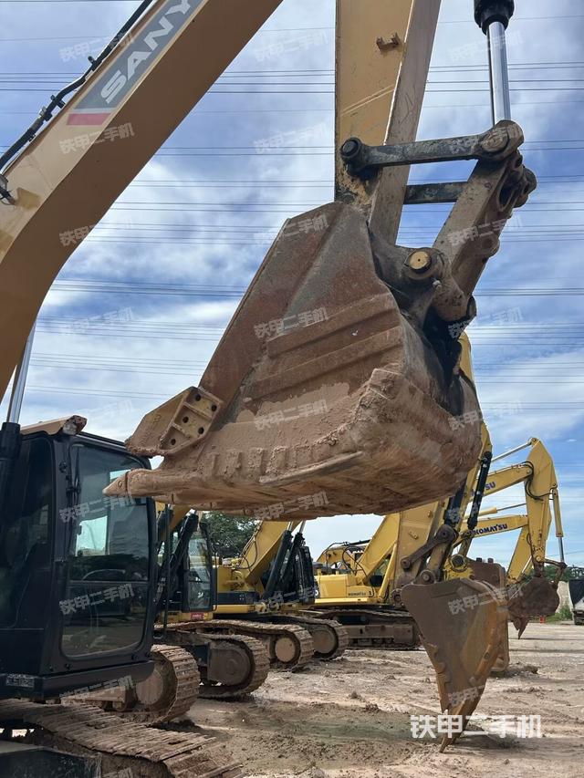 铲斗45度(工作和回转装置) 铲斗45度(工作和回转装置)