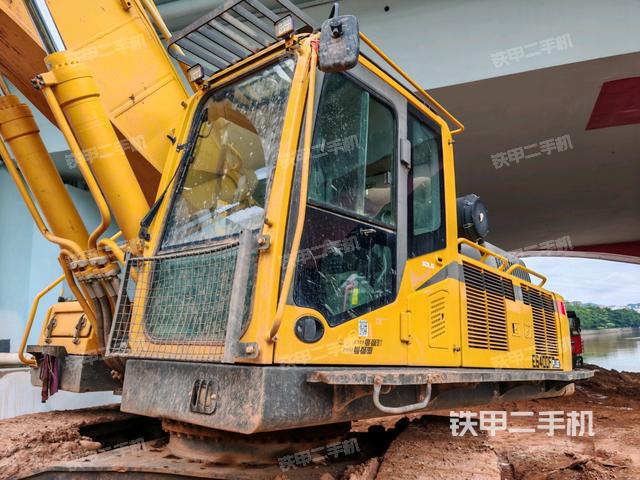 山東臨工E6400F PLUS挖掘機(jī)