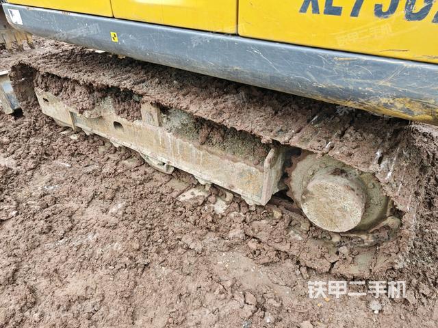 左侧履带整体 (行走机构) 左侧履带整体 (行走机构)