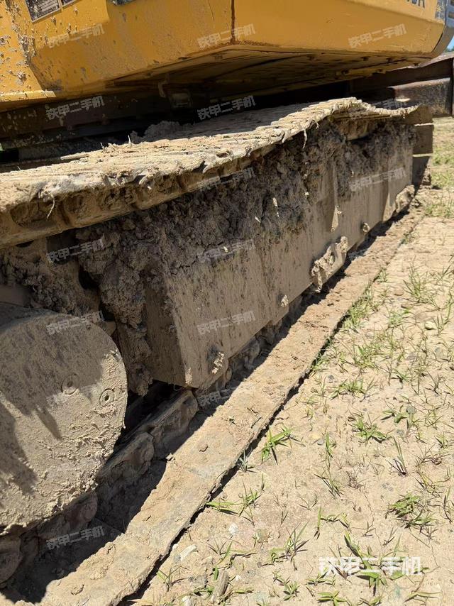 单侧履带整体(整机外观) 单侧履带整体(整机外观)