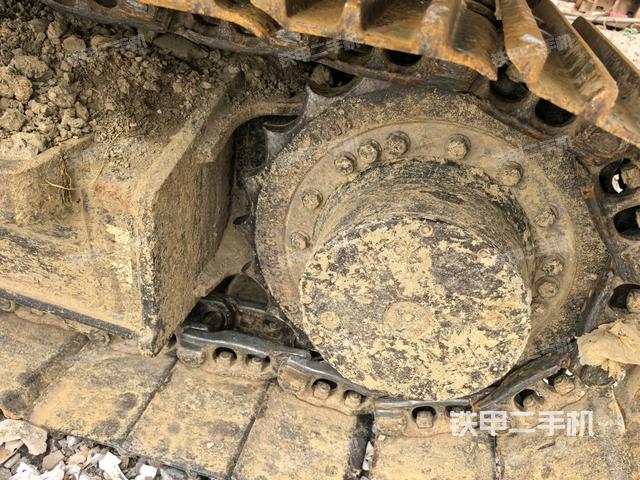 左导向轮(行走机构) 左导向轮(行走机构)