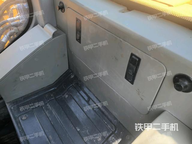 座椅后部(驾驶室部分) 座椅后部(驾驶室部分)