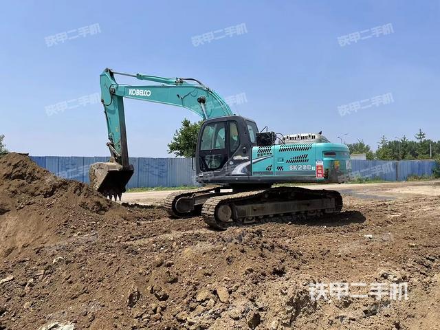 神鋼SK260LC-8挖掘機