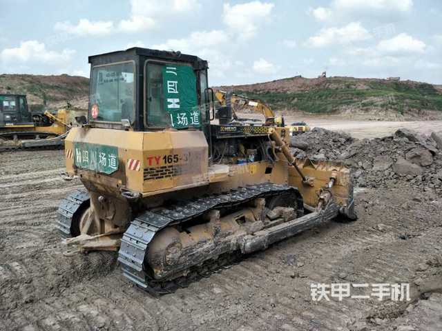 整机右侧(设备外观及核心部件) 整机右侧(设备外观及核心部件)