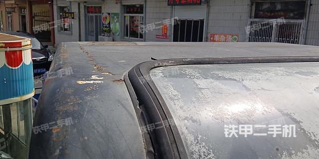 驾驶室顶部（整机外观）