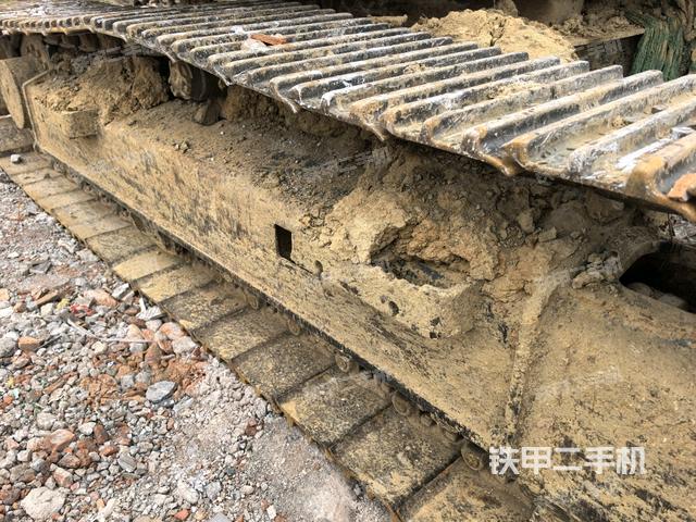 右侧履带整体(行走机构) 右侧履带整体(行走机构)