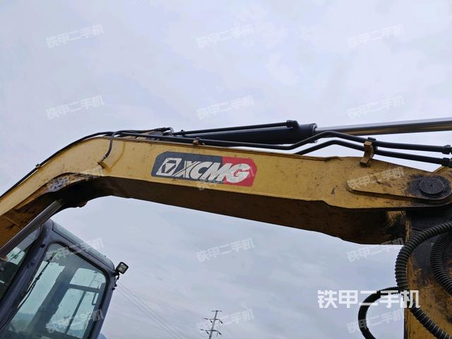 大臂整体 右侧(工作和回转装置) 大臂整体 右侧(工作和回转装置)