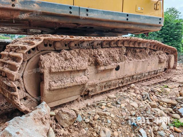 左側(cè)履帶整體?（行走機(jī)構(gòu)）