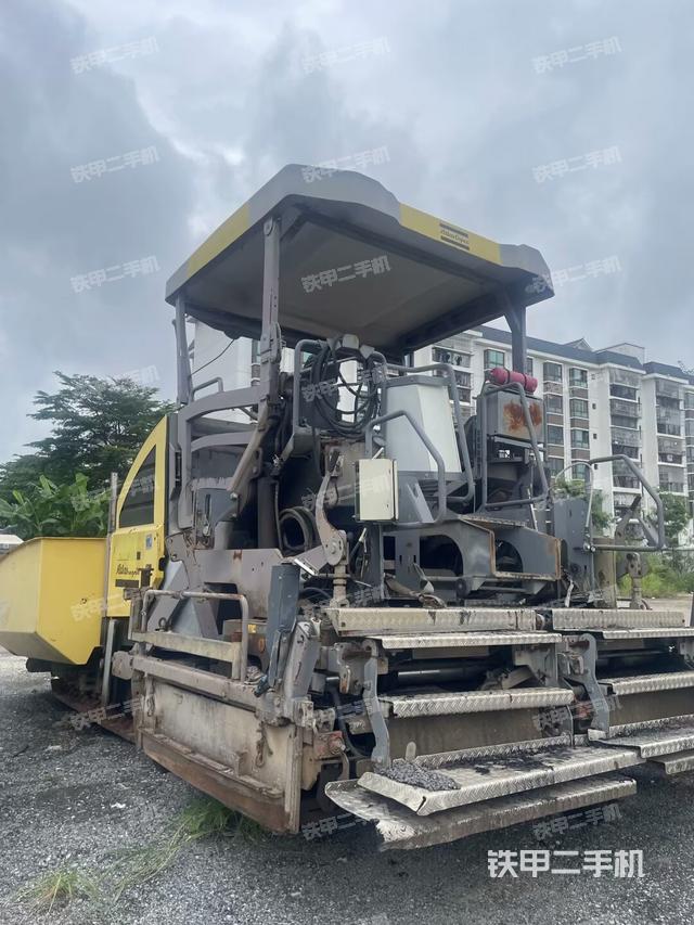 整機(jī)右側(cè)（設(shè)備外觀及核心部件）