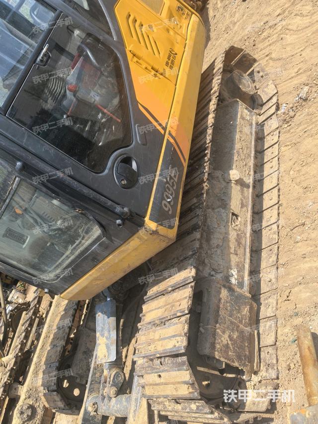 左侧履带整体 (行走机构) 左侧履带整体 (行走机构)