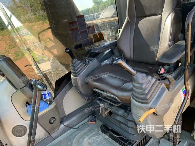 驾驶室整体（整机外观）