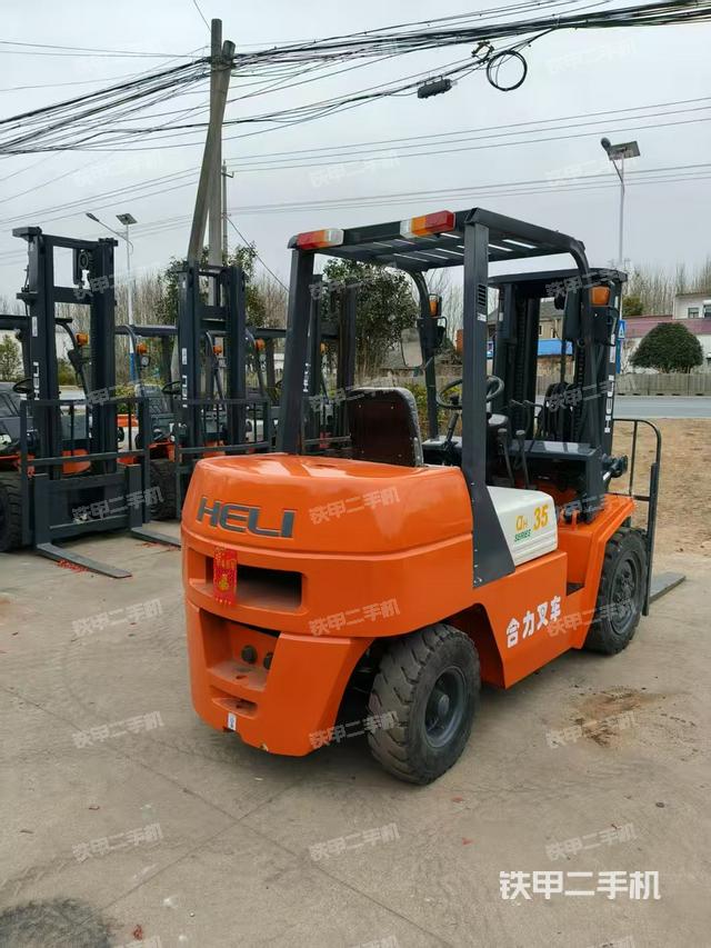 整机右后45°（设备外观及核心部件）