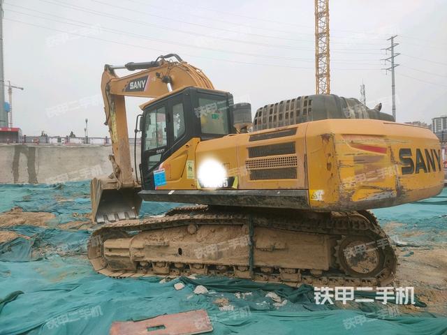 三一重工SY335H挖掘機(jī)