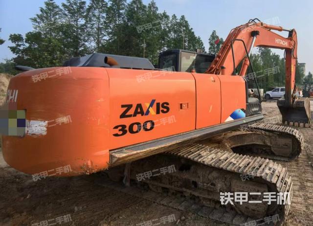 整机右后45°(整机外观) 整机右后45°(整机外观)