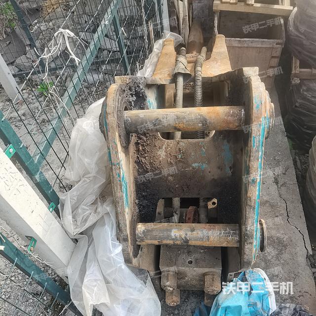 整机左侧（设备外观及核心部件）