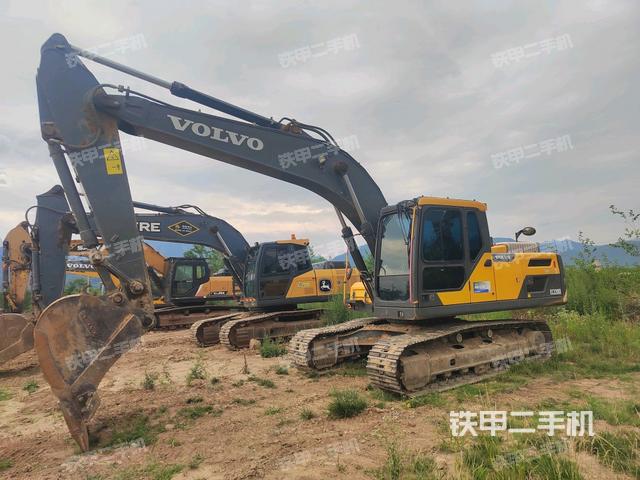 沃爾沃EC220D挖掘機(jī)