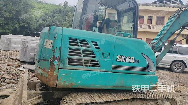 整机右后45°(整机外观) 整机右后45°(整机外观)