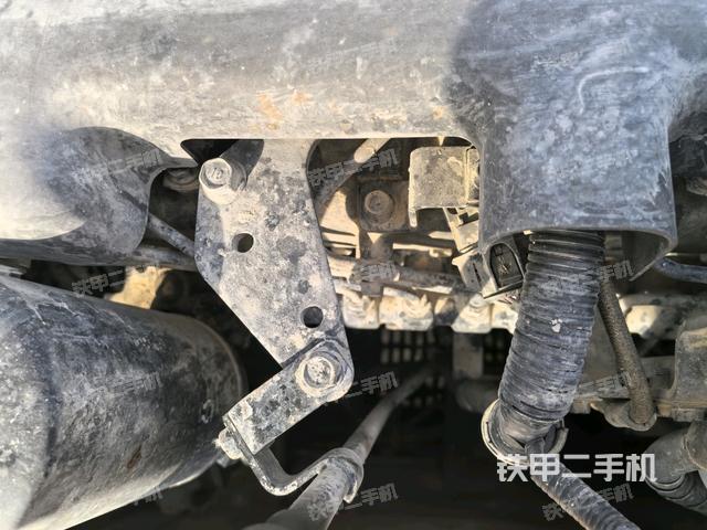 气门室盖螺丝特写(上车部件) 气门室盖螺丝特写(上车部件)