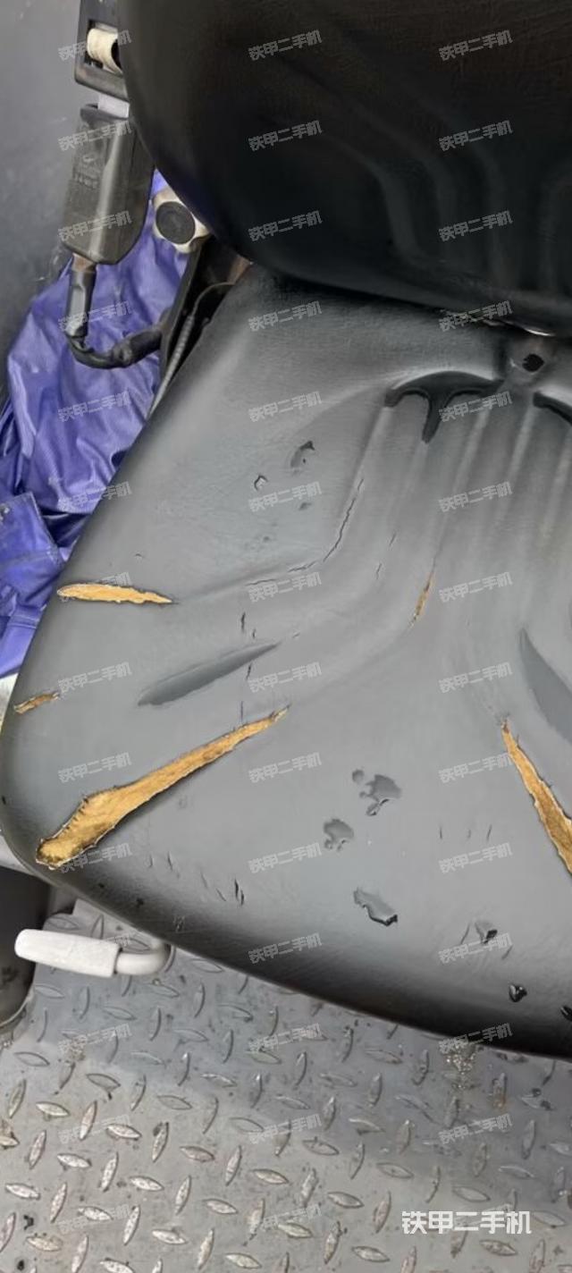 駕駛室外頂全景（壓路機(jī)駕駛室）