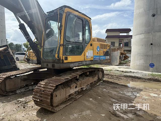 沃爾沃EC210B挖掘機