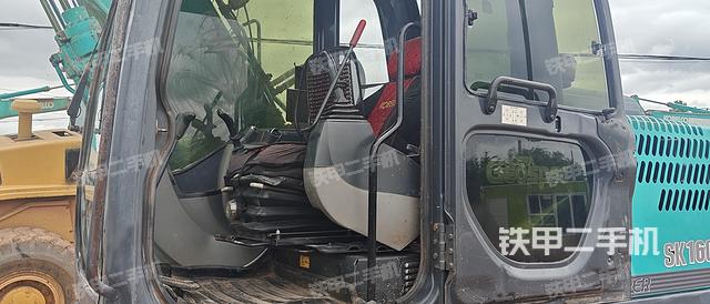 驾驶室整体(整机外观) 驾驶室整体(整机外观)