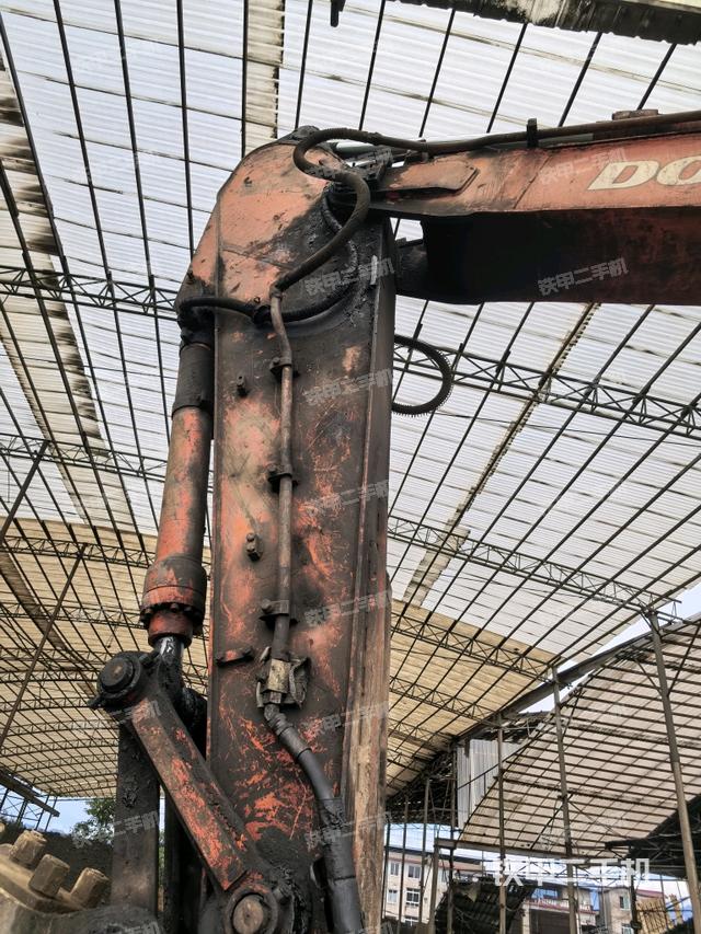 小臂整体左后（工作和回转装置）