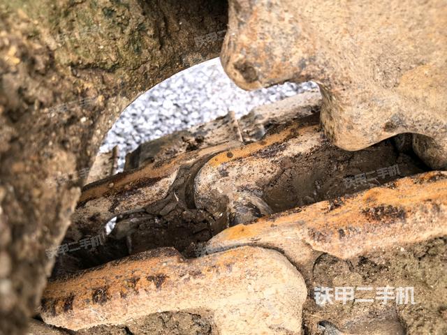 右驅動輪（行走機構）