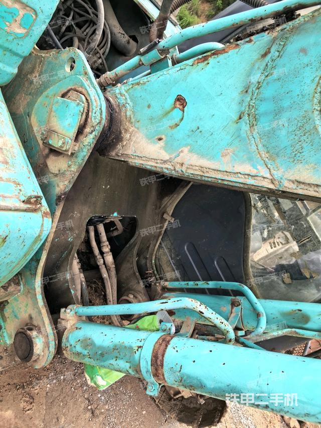 大臂根部 斜视(工作和回转装置) 大臂根部 斜视(工作和回转装置)