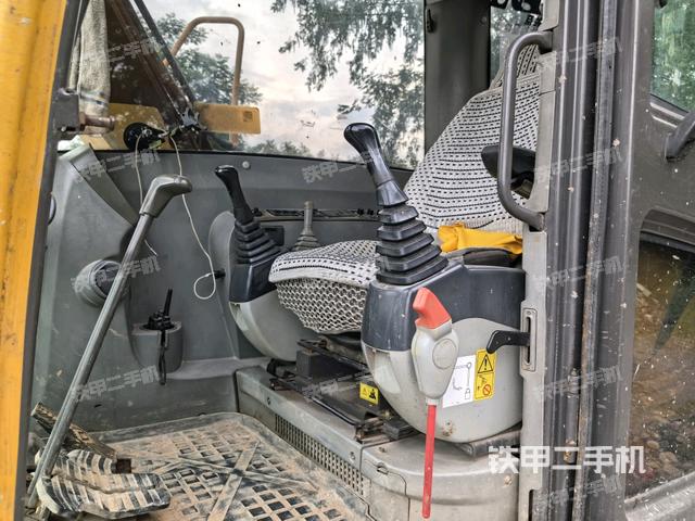 座椅后部（駕駛室部分）