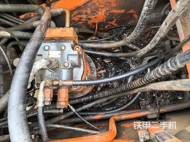 发动机室(上车部件) 发动机室(上车部件)