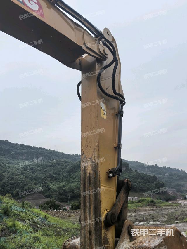 大臂整体 右侧(工作和回转装置) 大臂整体 右侧(工作和回转装置)