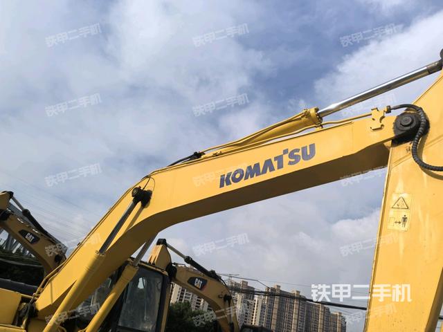 大臂整体 右侧(工作和回转装置) 大臂整体 右侧(工作和回转装置)