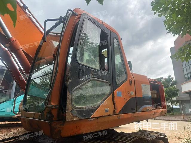 斗山DH215-7挖掘機(jī)
