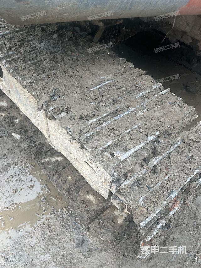 驾驶室整体(整机外观) 驾驶室整体(整机外观)